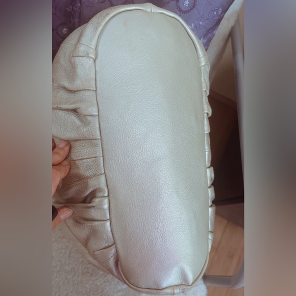 Authenticated Celine Elegant Gold Large Leather Women's Tote Bag with Duster COA - Picture 8 of 16